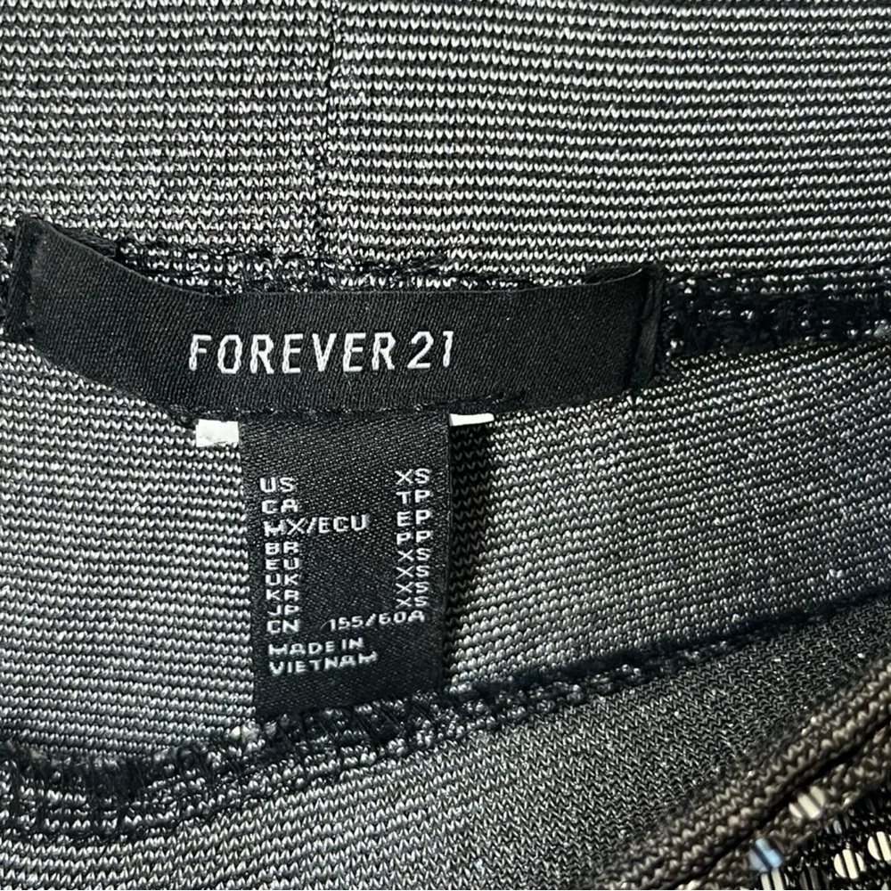 Forever 21 Size XS Silver Disco Sequin Mesh Flare Leg Pull On Retro Pants - Picture 4 of 5